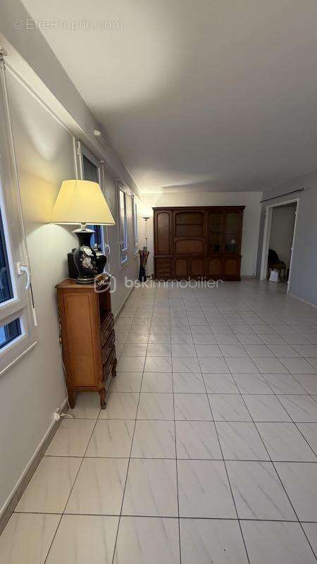 A SAISIR ABSOLUMENT !!!! Appartement spacieux plein de potentiel au cœur de la ville !!!!! - photo 7