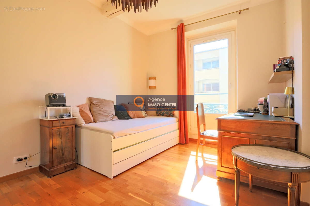 Appartement à HYERES