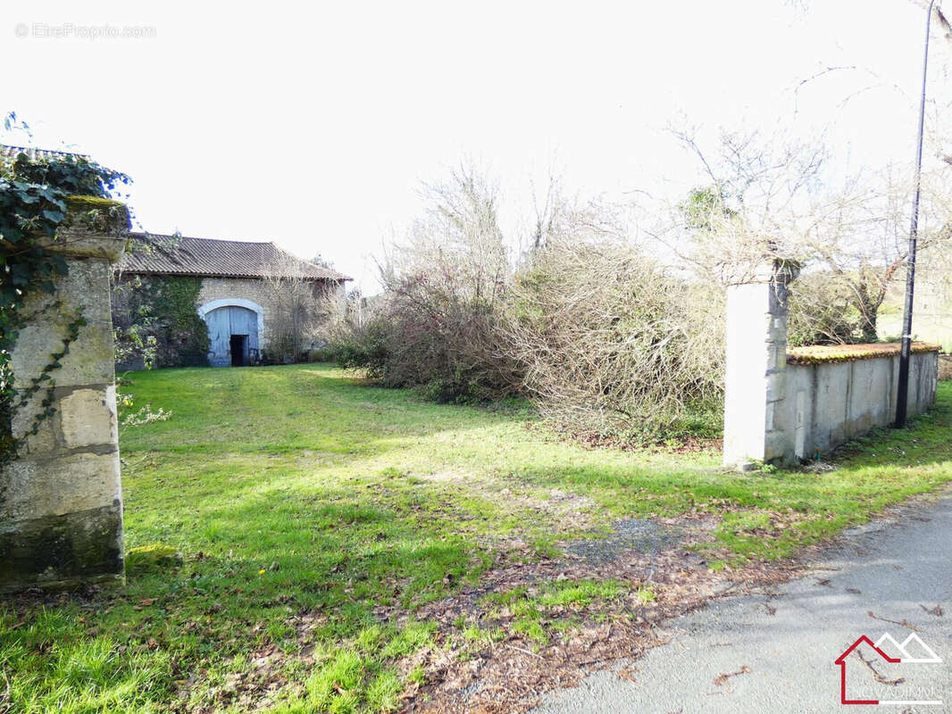 Maison à SAINT-PRIVAT-DES-PRES