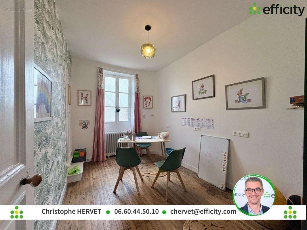 Maison 381 m² à Ruffec  - photo 21