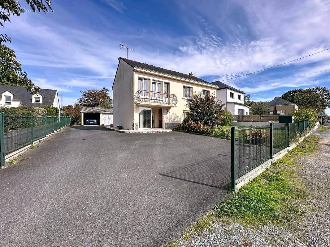 Maison à LA CHAPELLE-LAUNAY