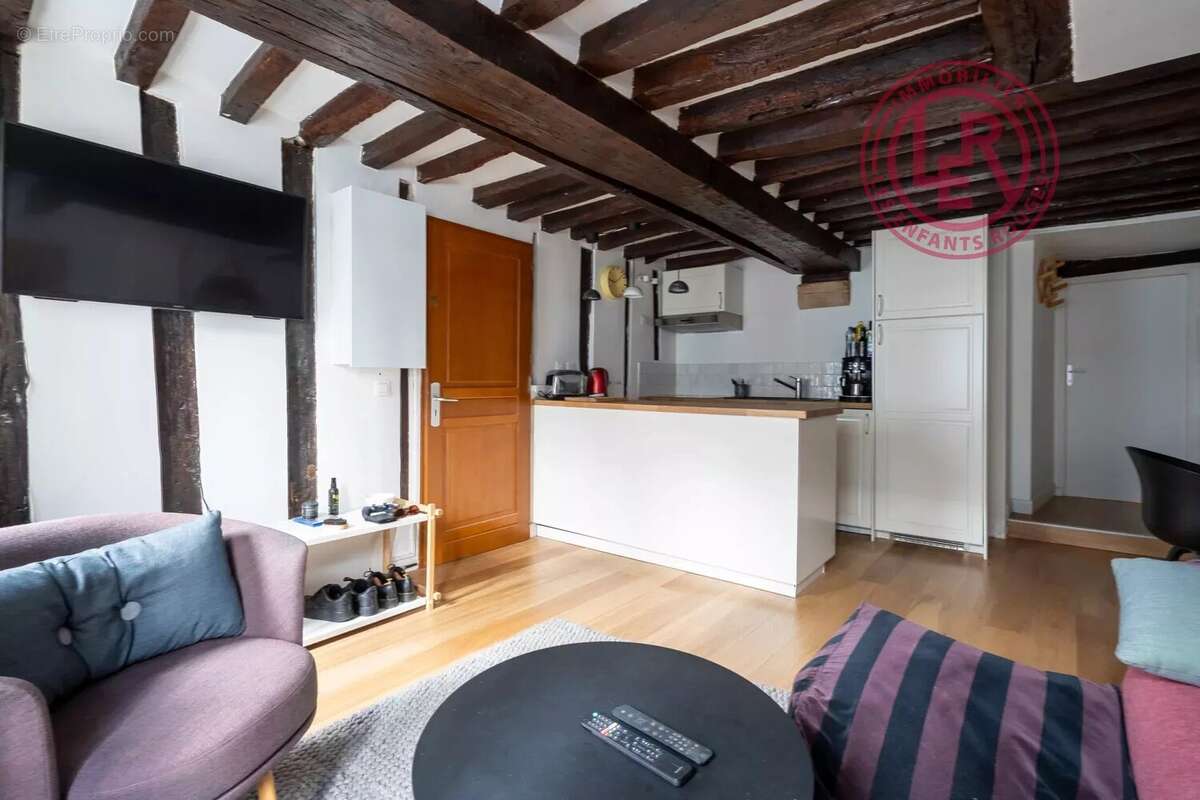 Appartement à PARIS-3E