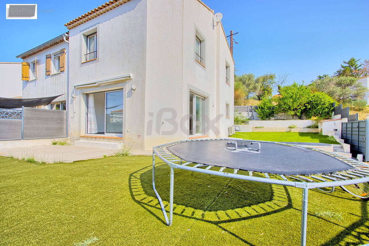 Maison à LE CASTELLET