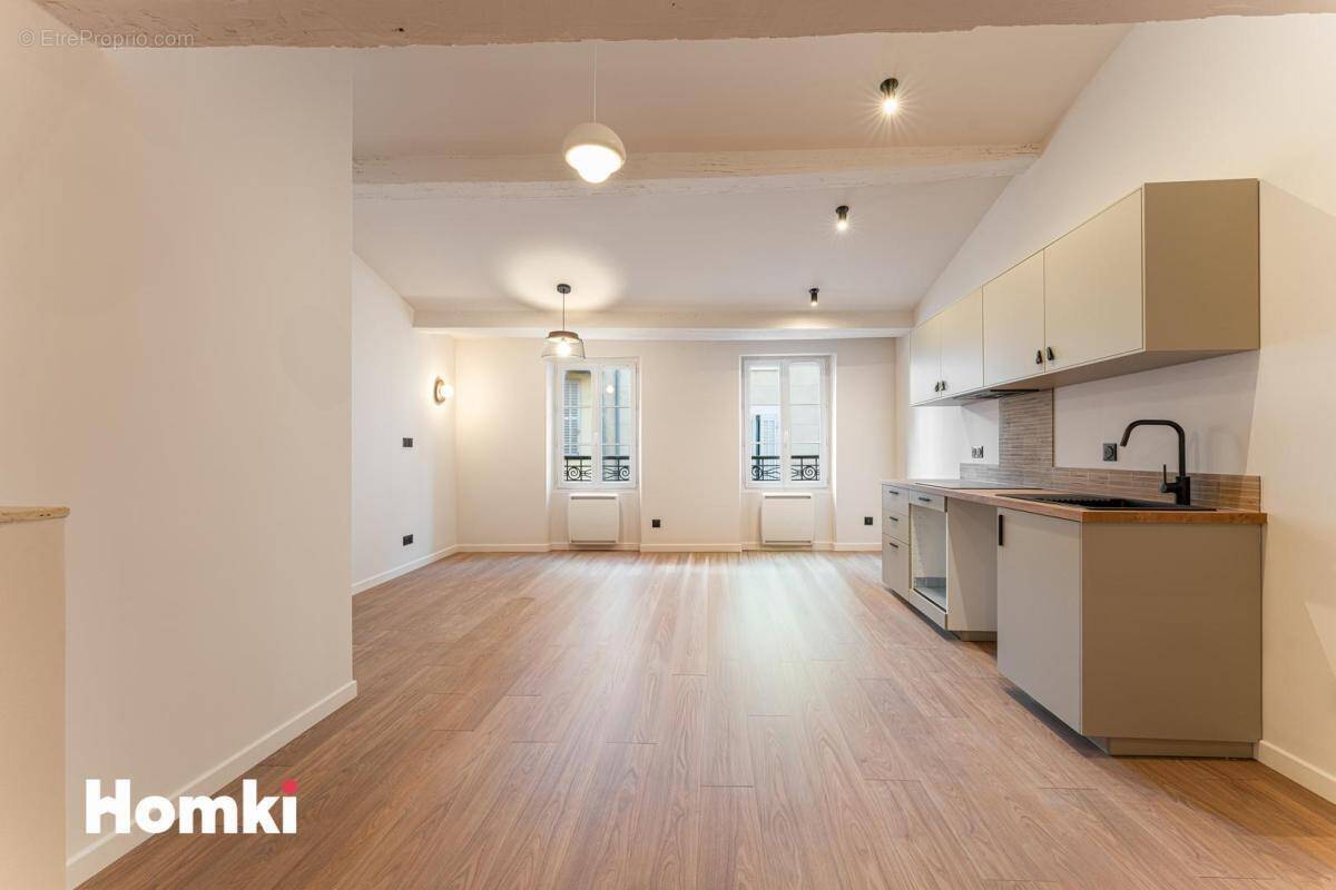 Appartement à MARSEILLE-2E