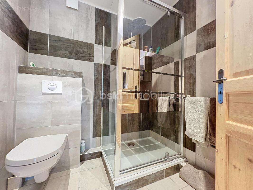 Maison à SAINT-MARTIN-DE-LA-CLUZE