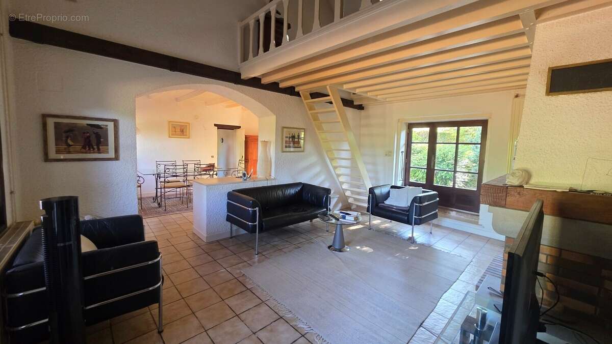 Maison 117 m² à La Frette  - photo 7