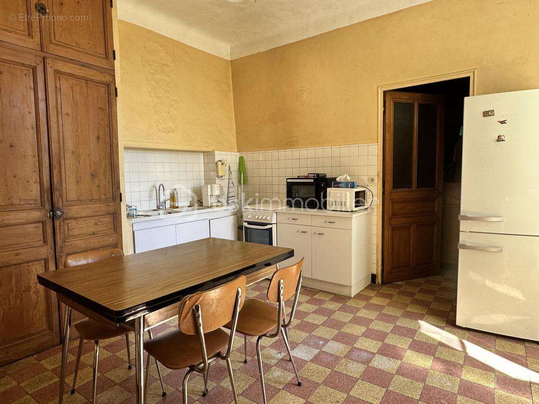 Bien rare sur la citadelle : maison avec jardin et caves voûtées - photo 6