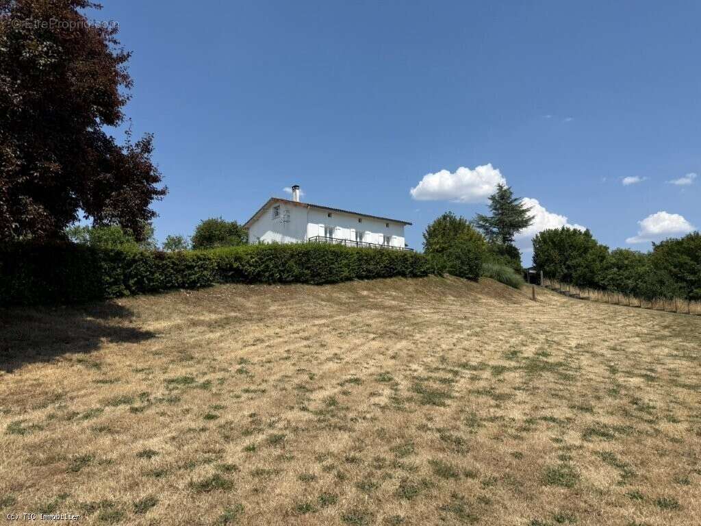 Maison à VILLEFAGNAN