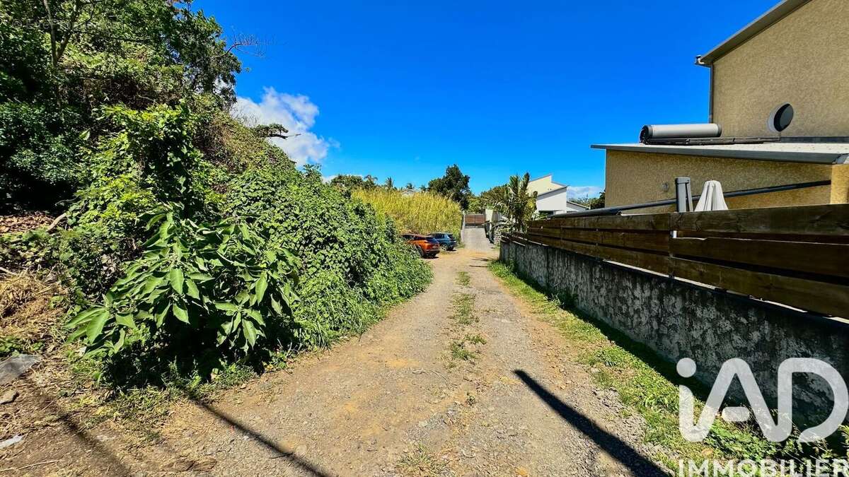 Photo 3 - Terrain à LE TAMPON