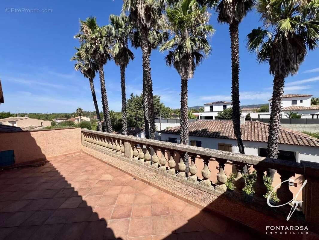 Maison à PUGET-SUR-ARGENS