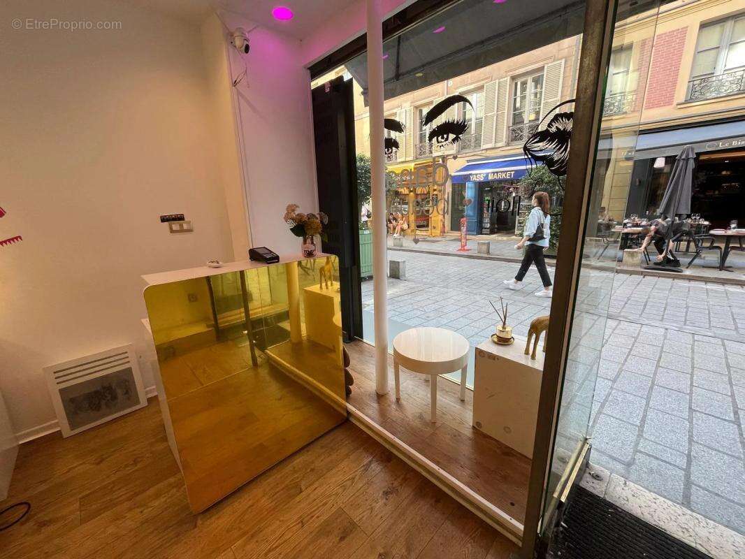 Commerce à VERSAILLES