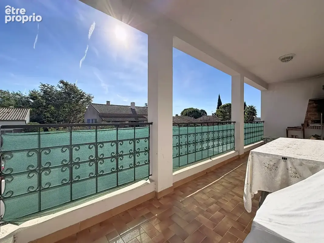 JUVIGNAC (34) - LA PLAINE : Maison à vendre 9 pièces 212 m2 divisée en deux appartements - terrain de 423 m2 - Garage - Terrasse - photo 3
