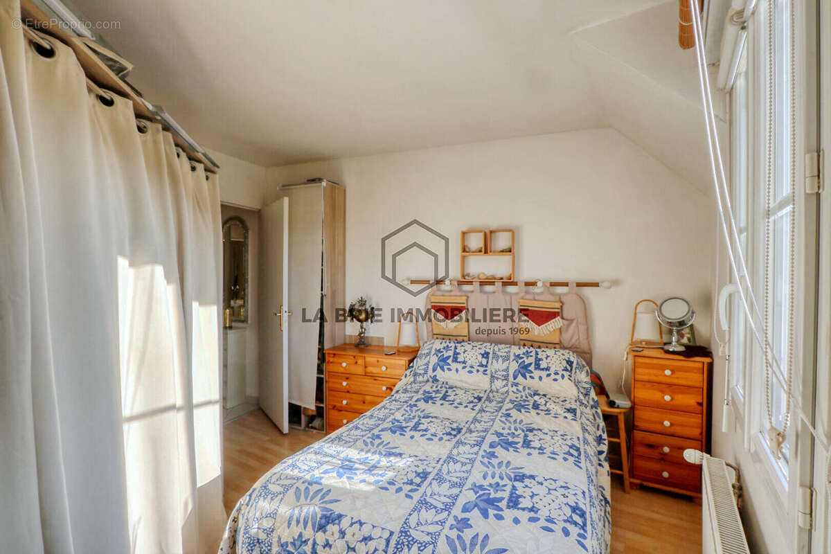 Appartement à BRIE-COMTE-ROBERT