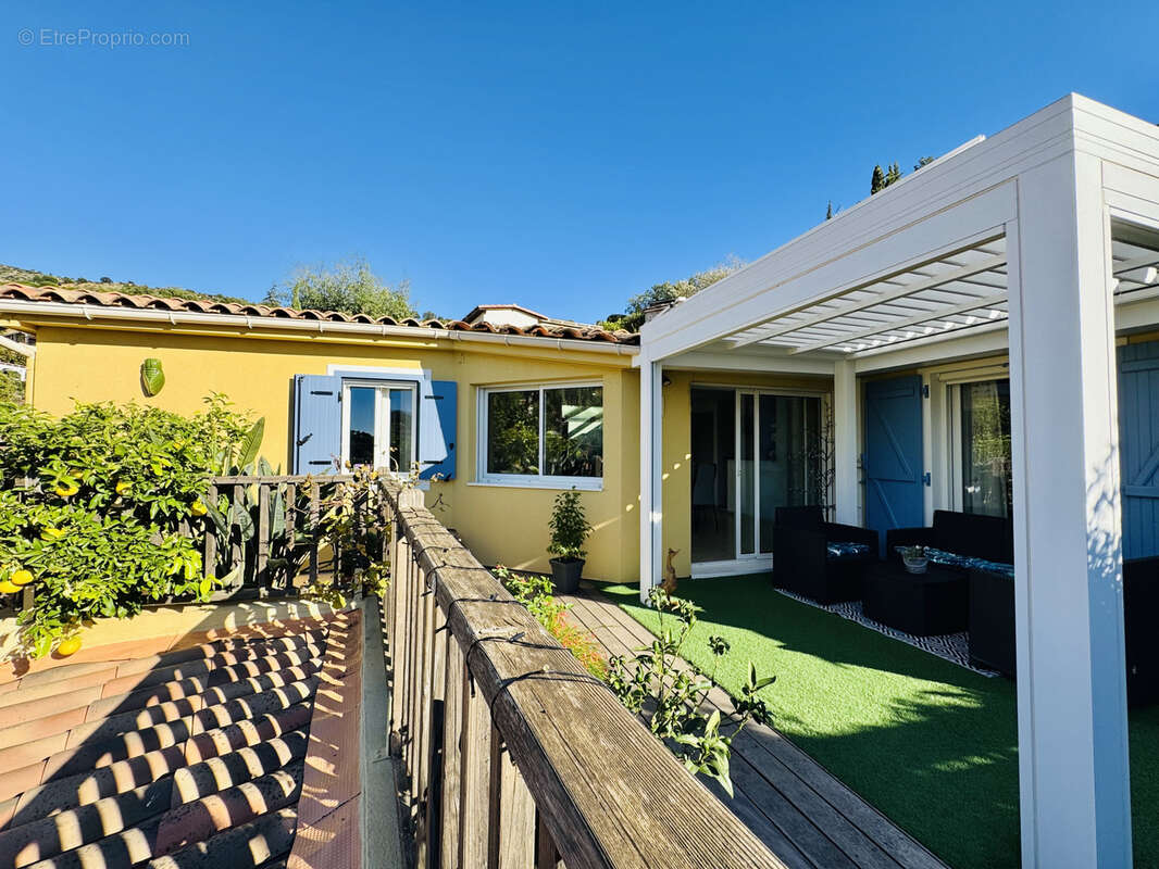 Maison à BORMES-LES-MIMOSAS