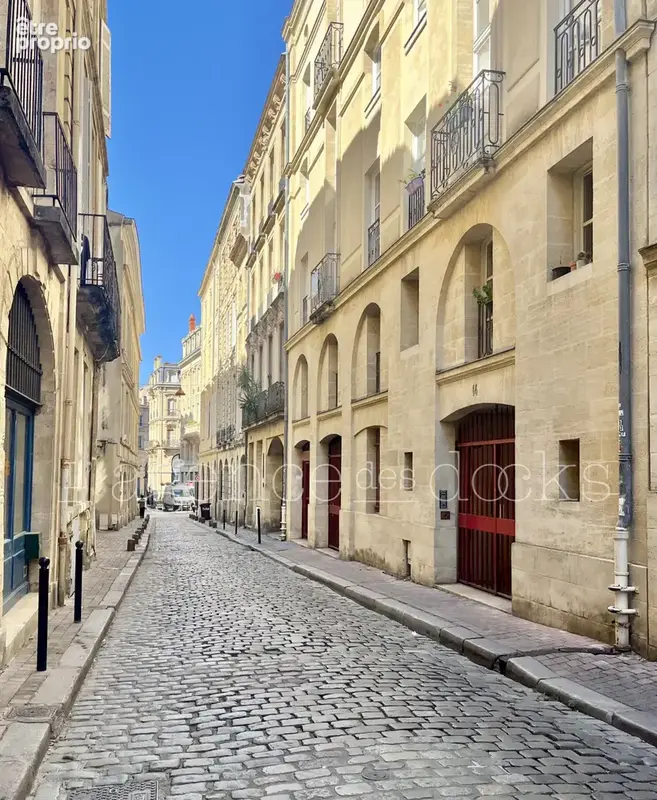 Bordeaux hyper centre - grand t2 avec parking et ascenseur - photo 10