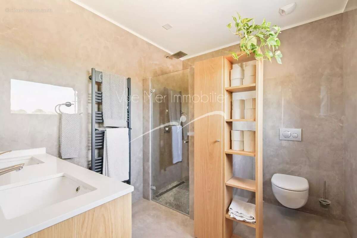 Maison à BORMES-LES-MIMOSAS