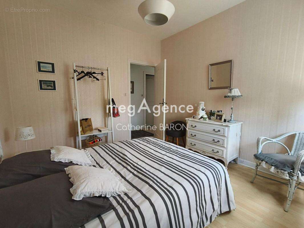Maison 3 chambres jardin piscine - photo 9