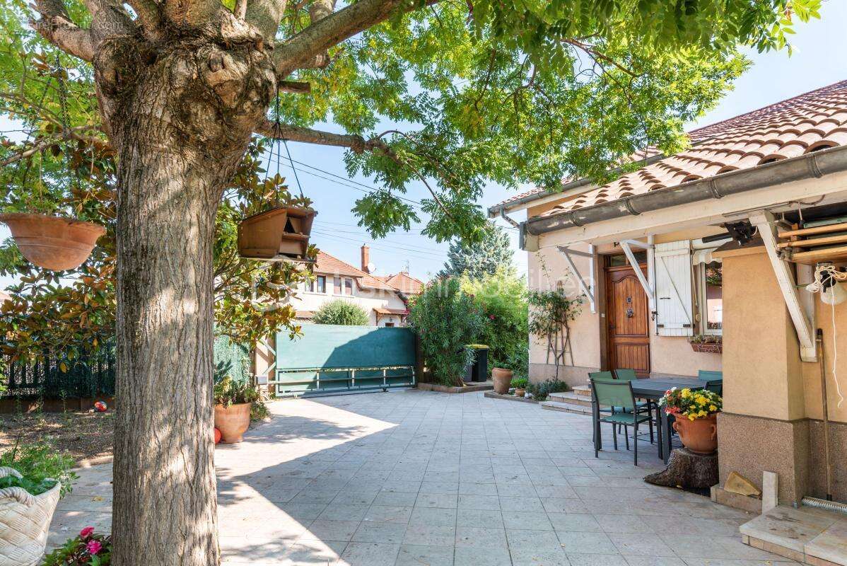 Maison à DECINES-CHARPIEU