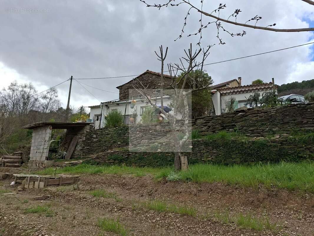 Maison à LE COLLET-DE-DEZE