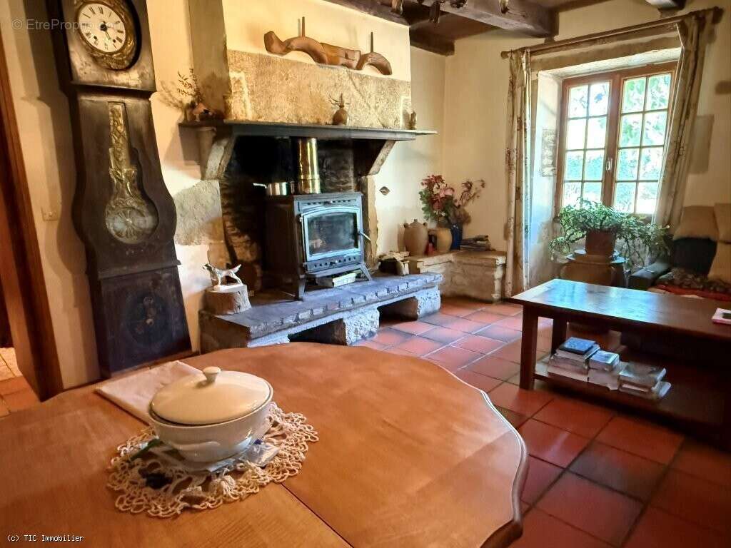 Maison de Campagne au Calme Avec 3 Chambres et Terrain - photo 8