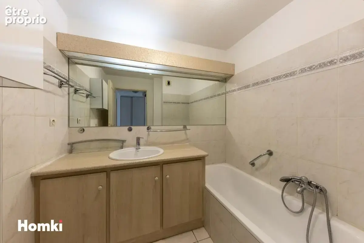 Appartement T4 de 89 m² à Saint-Raphaël 83700, Chemin Aurélien - photo 6
