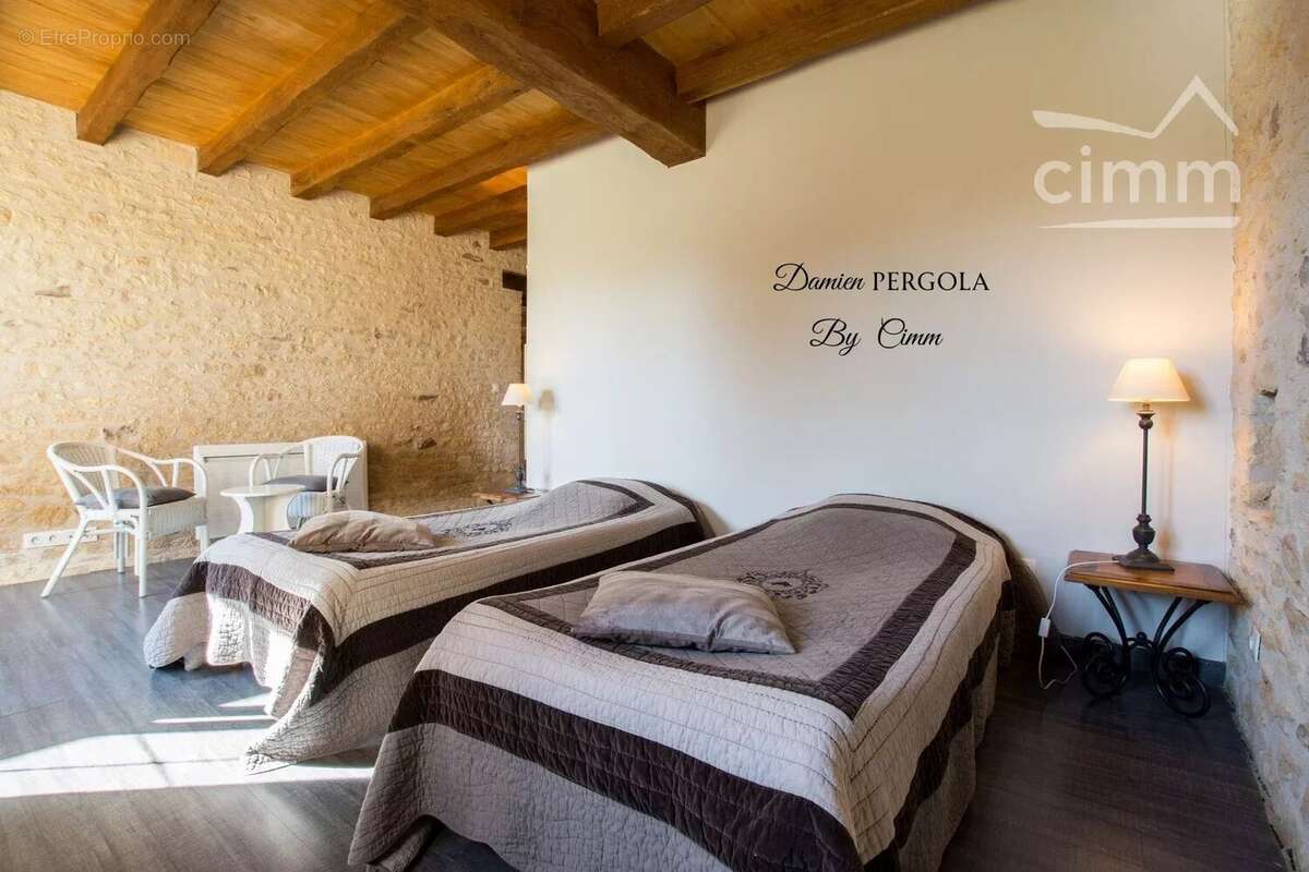 Propriété de caractère avec 5 suites, grange et hangar au cœur du Périgord Noir - photo 9