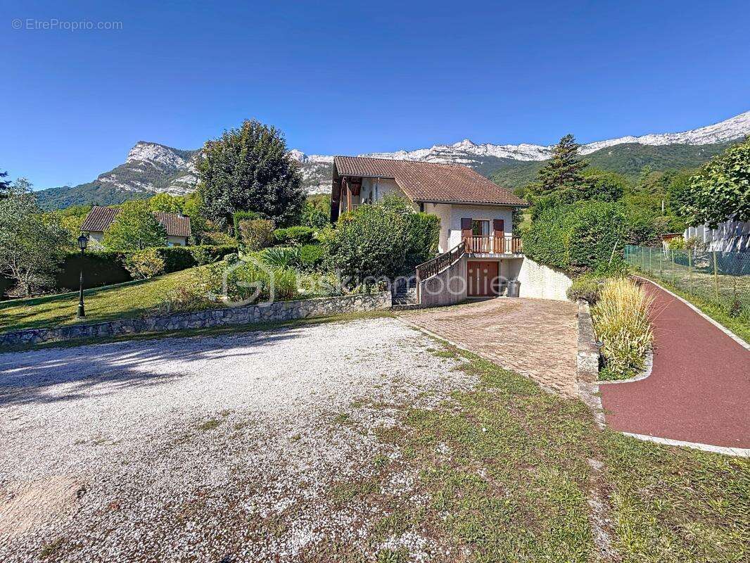 Maison à VARCES-ALLIERES-ET-RISSET