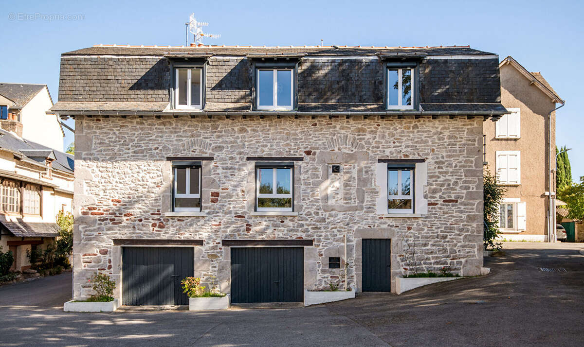 Maison à ONET-LE-CHATEAU