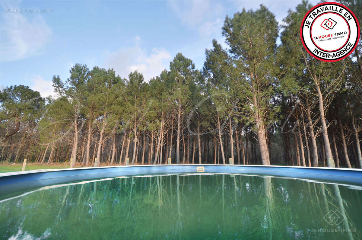 Maison à VENDAYS-MONTALIVET