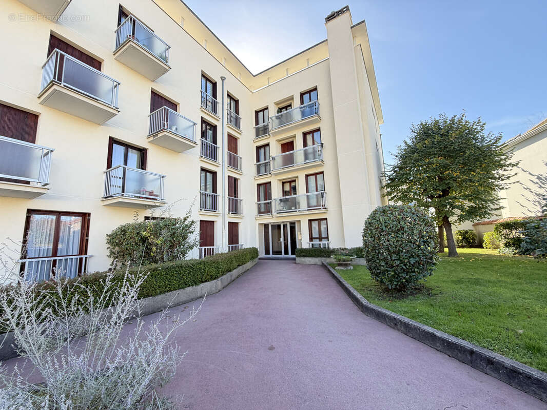 Appartement à SAINT-MAUR-DES-FOSSES