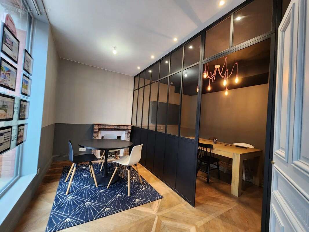 Commerce à LA FERTE-SAINT-AUBIN