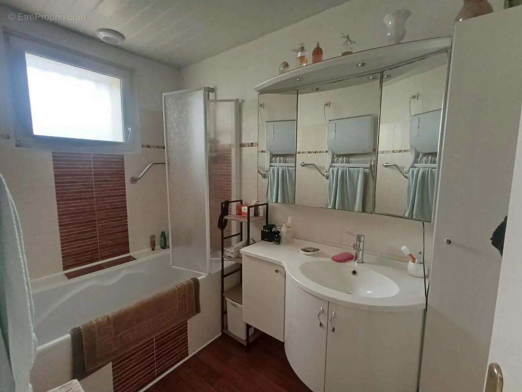 Maison à LE RELECQ-KERHUON