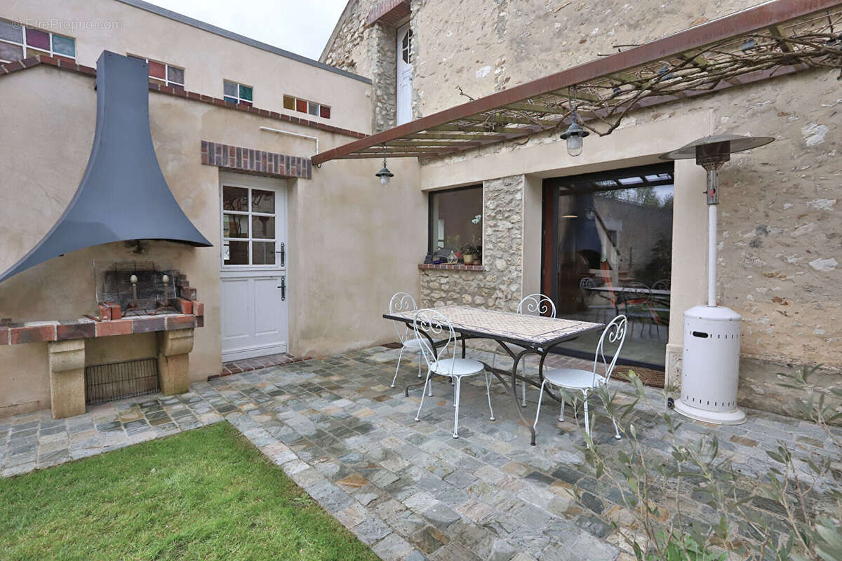 Maison à GARANCIERES