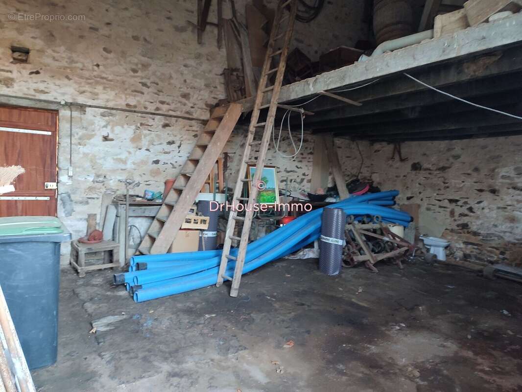 Appartement à BUSSIERE-POITEVINE