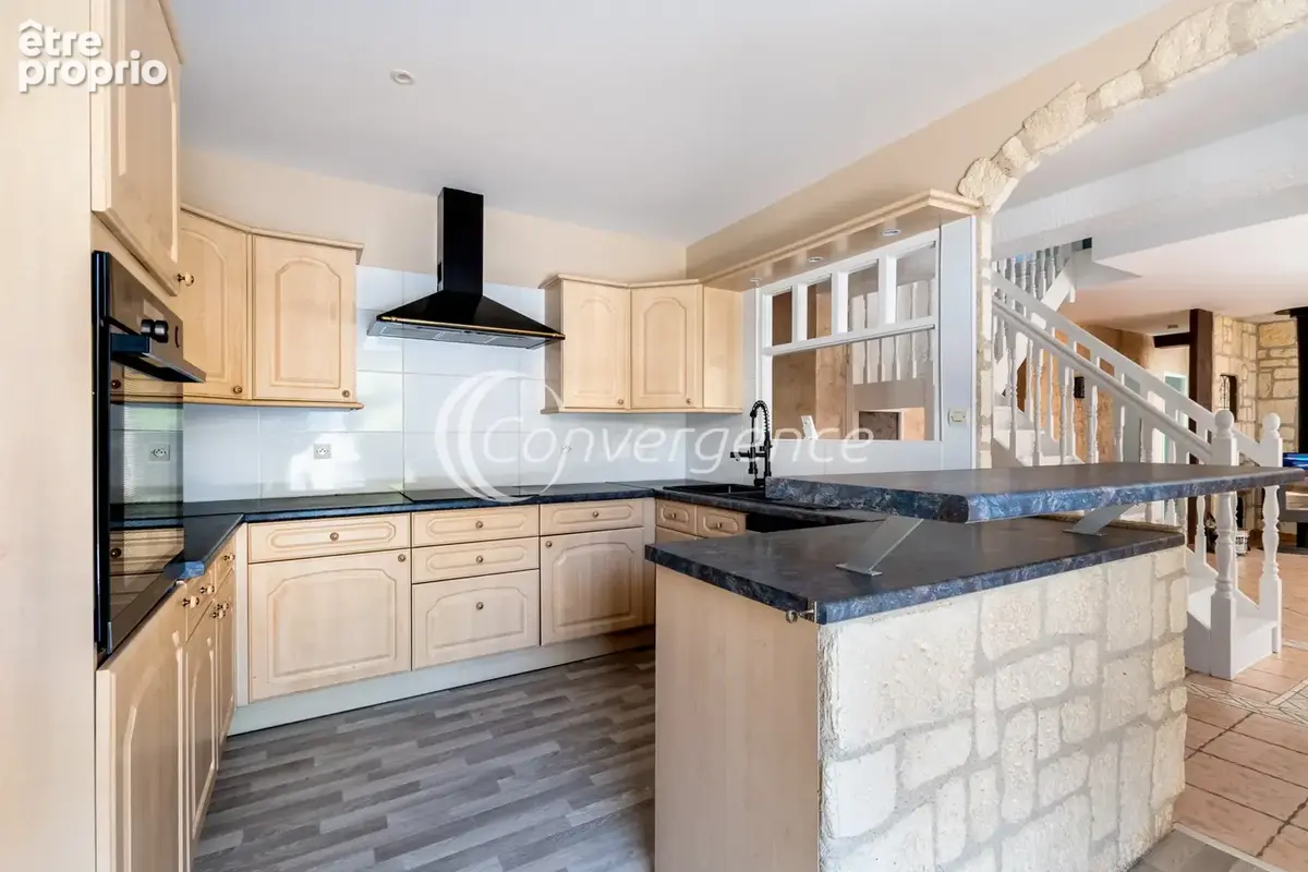 Maison contemporaine avec piscine -165 m2 - 6 chambres. - photo 3