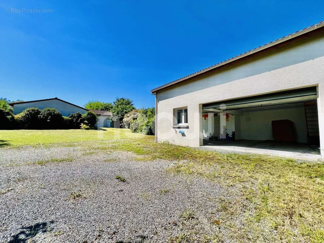 Maison à SAINT-BONNET-PRES-RIOM