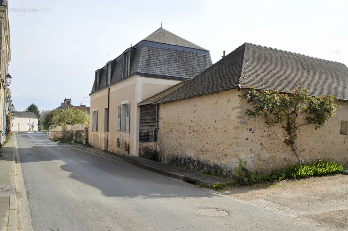 Maison à ASNIERES-SUR-VEGRE