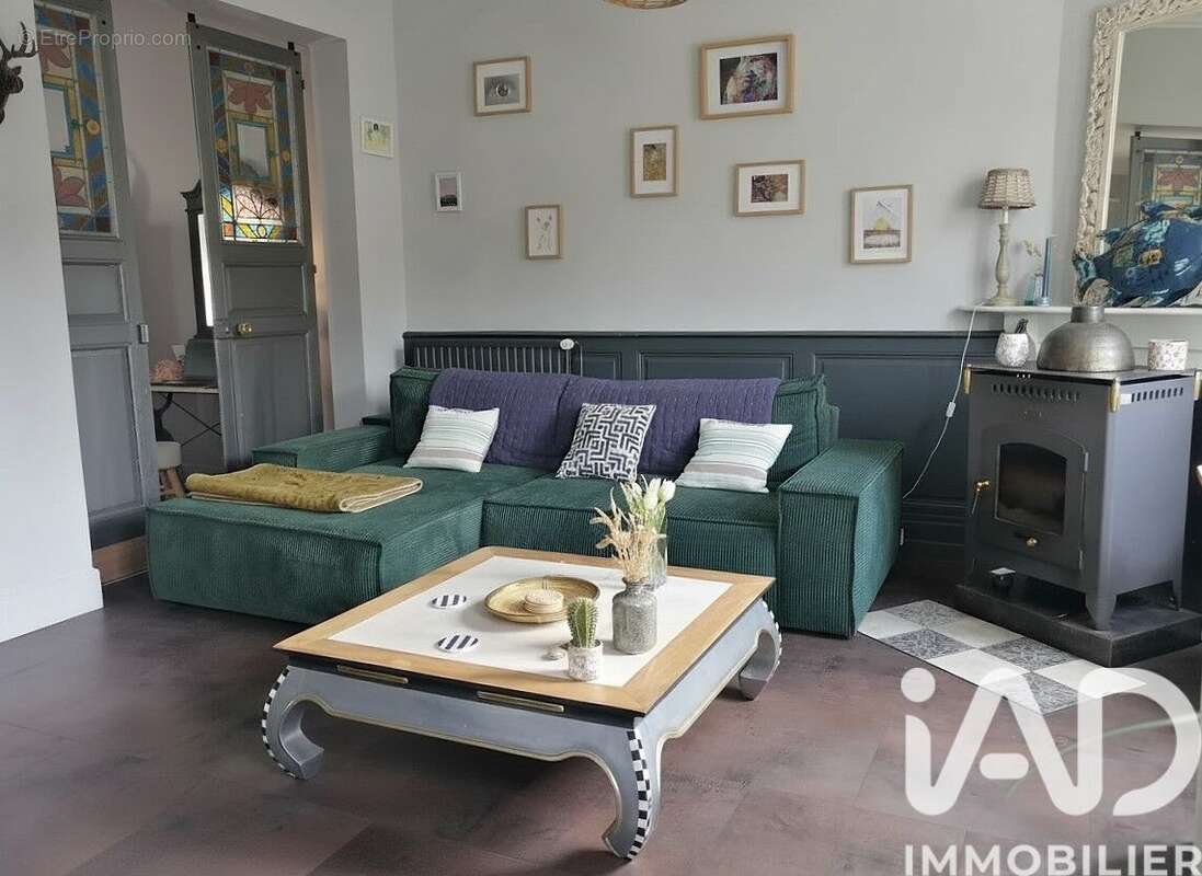 Photo 6 - Maison à AMBRIERES-LES-VALLEES