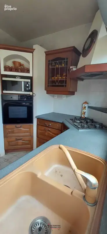 Maison de type t4 + t2 a vendre sur un terrain de 1290 m2 a sainte-rose - photo 4