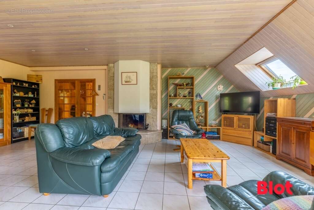 Maison à VEZIN-LE-COQUET
