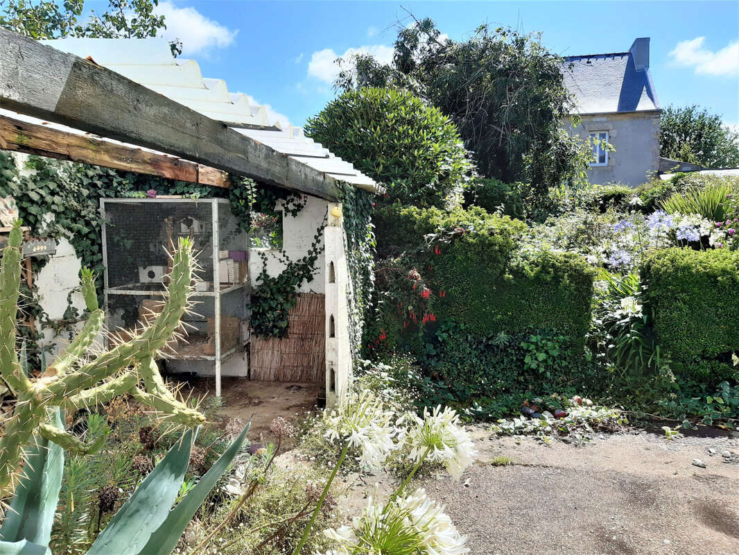 Spacieuse Maison avec ancien commerce-atelier - photo 2