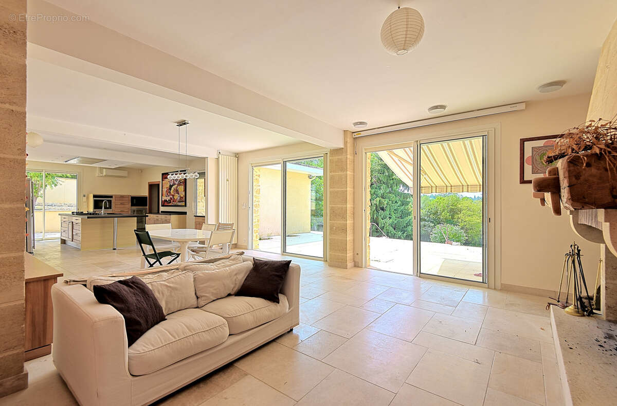 Maison à CAMBLANES-ET-MEYNAC