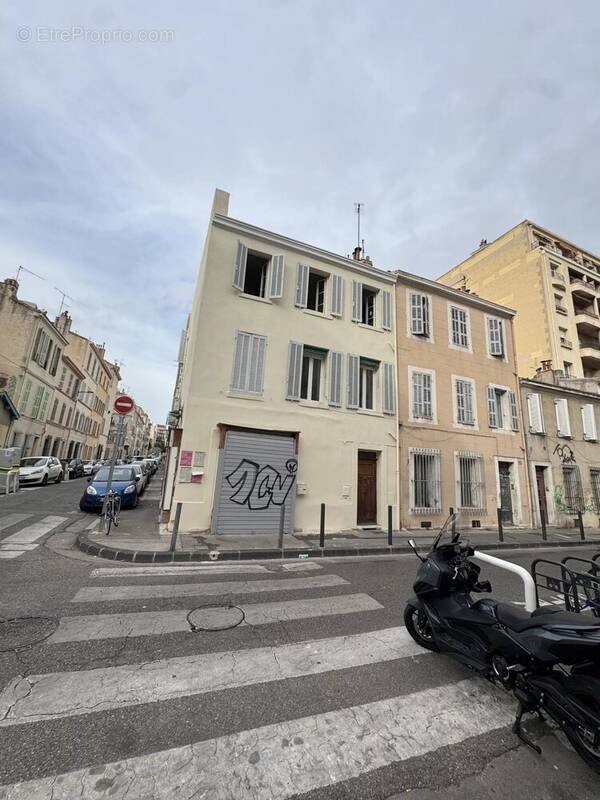 Commerce à MARSEILLE-5E