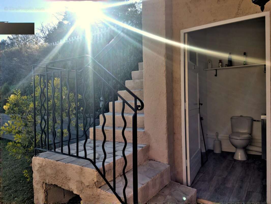 Maison à SAINT-LAURENT-DU-VAR