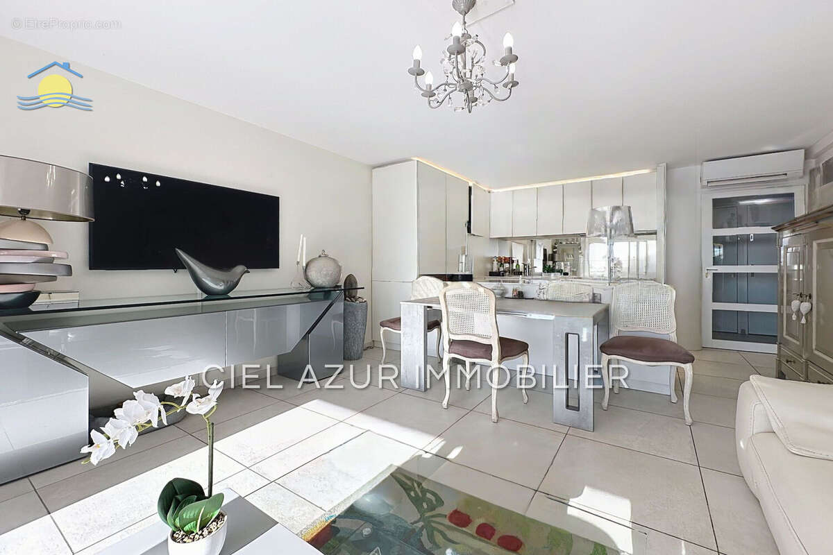 Appartement à VALLAURIS