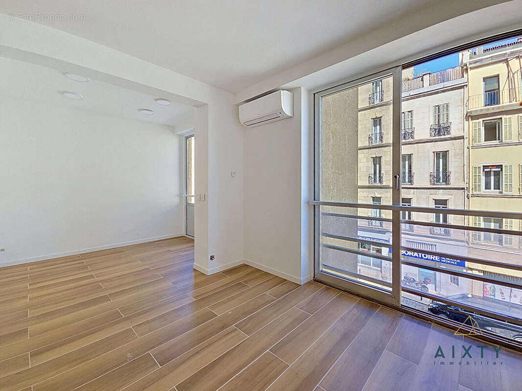 Appartement à MARSEILLE-6E