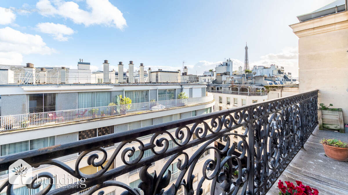 Appartement à PARIS-16E