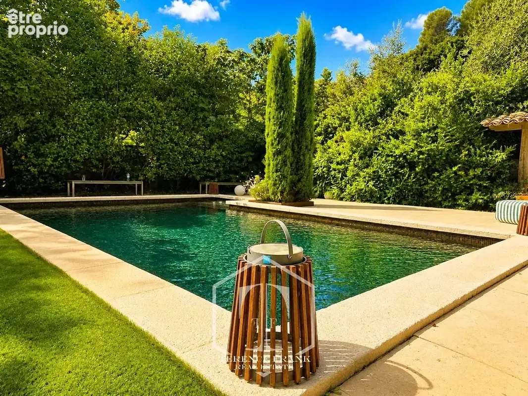 Villa de caractère – Plus de 240 m² – 5 chambres – Piscine – Jardin - photo 5