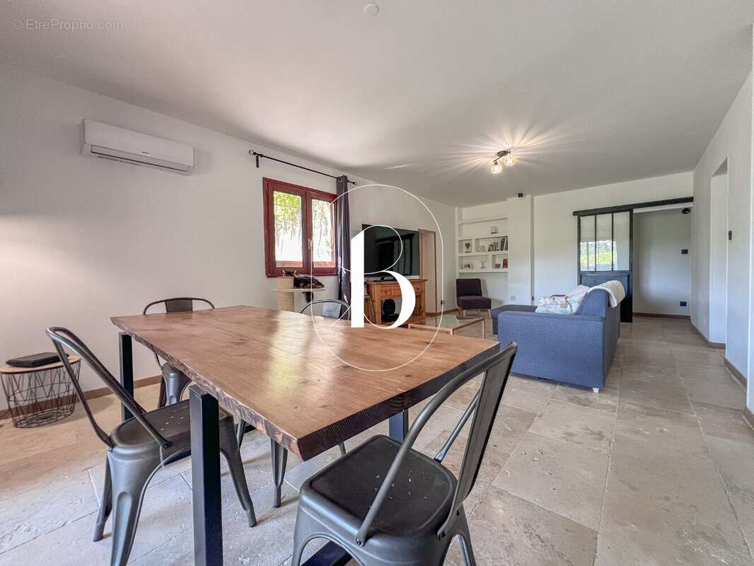 Maison 96 m² à Goudargues  - photo 3