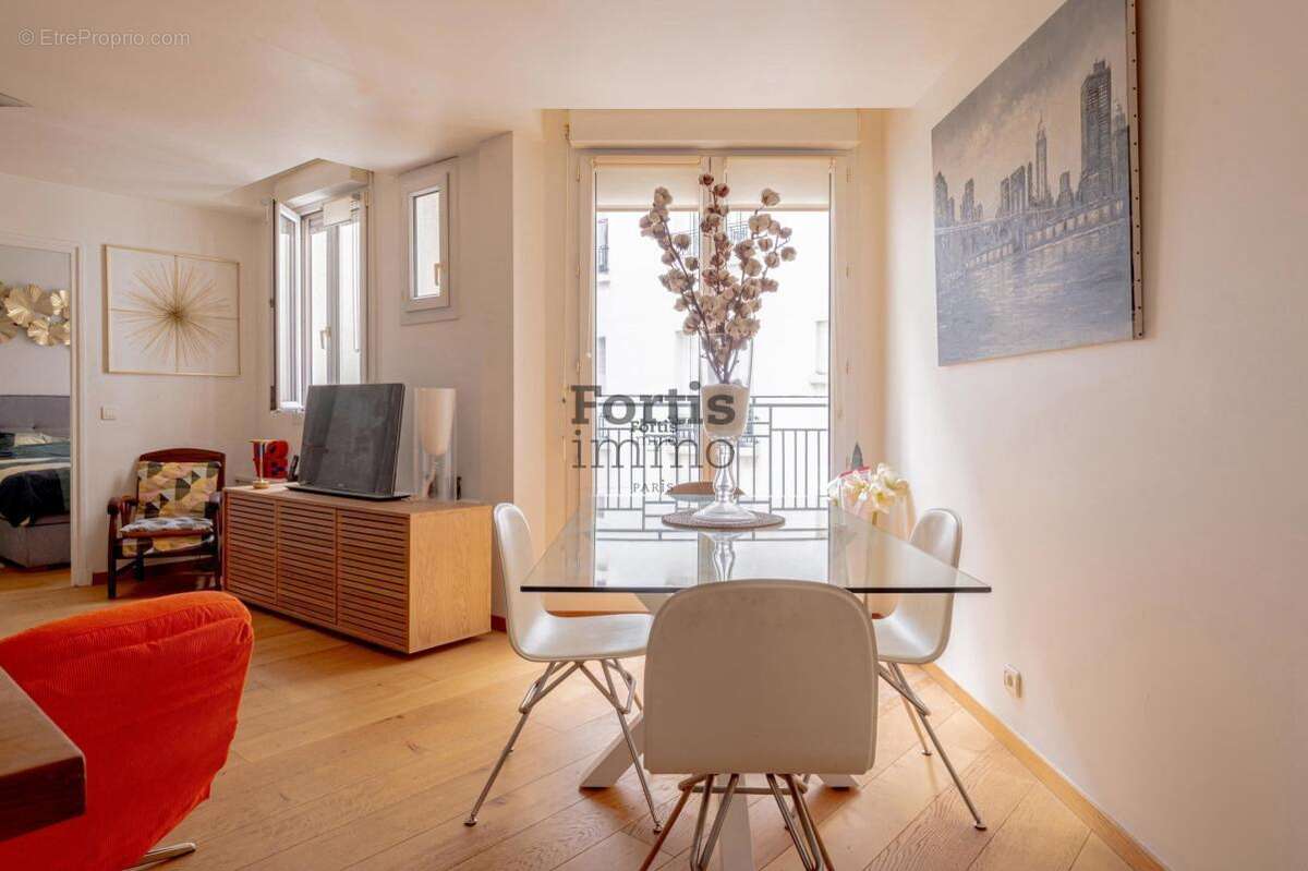 Appartement à PARIS-2E